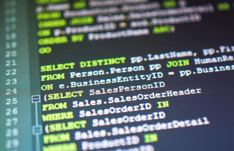 Capture d’écran d’une interface SQL avec une requête SELECT